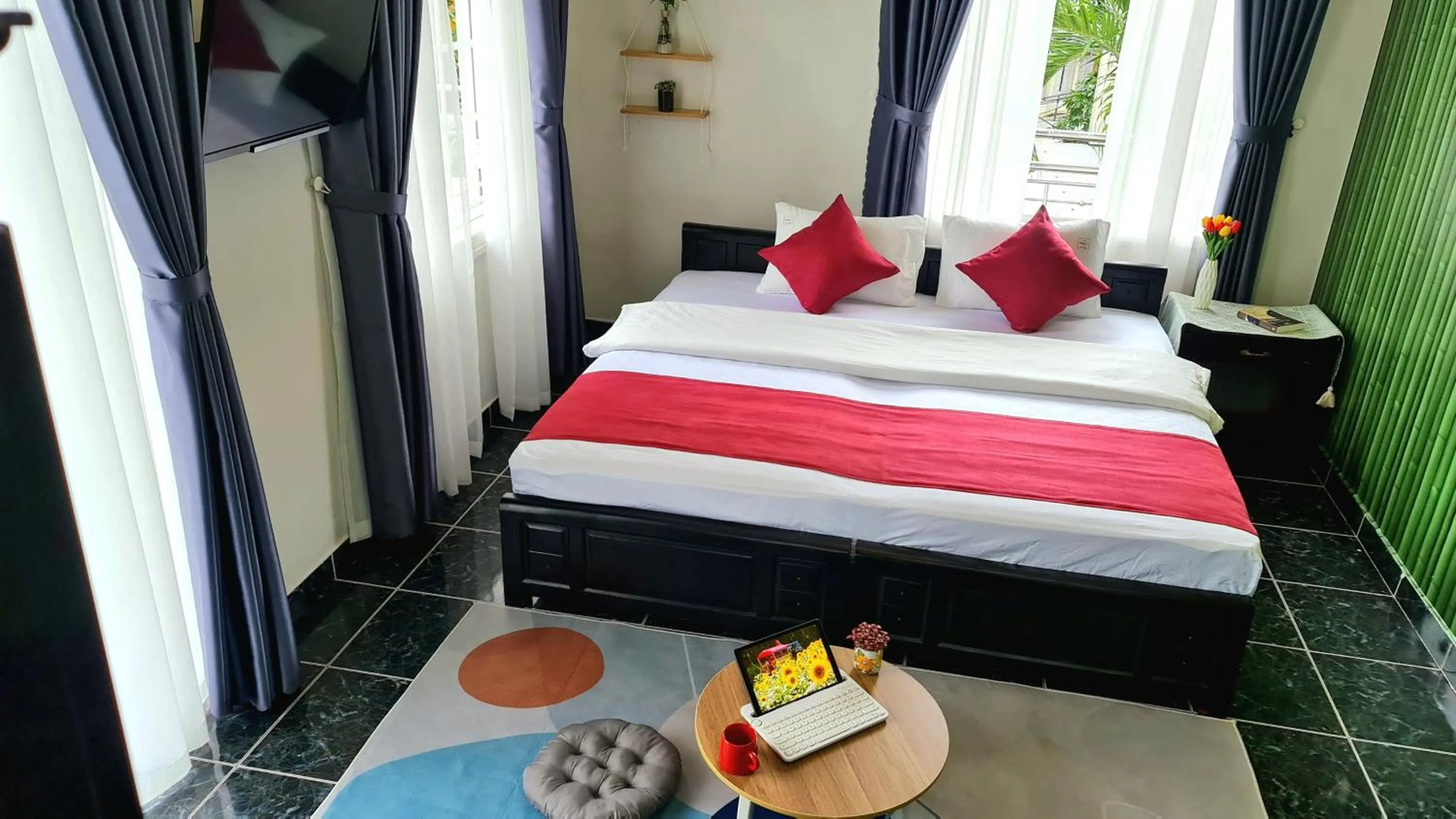 Bed in Minh Trang Villa Hoi An -BBQ Garden