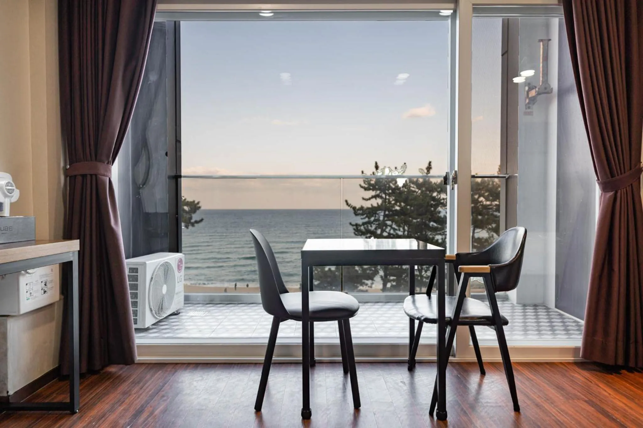 Gangneung Gyeongpodae Hotel Cube