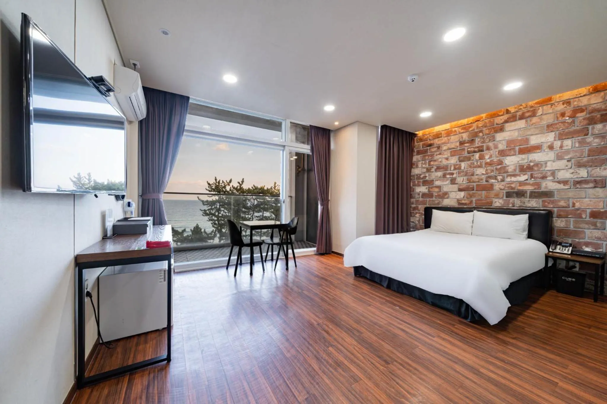 Gangneung Gyeongpodae Hotel Cube