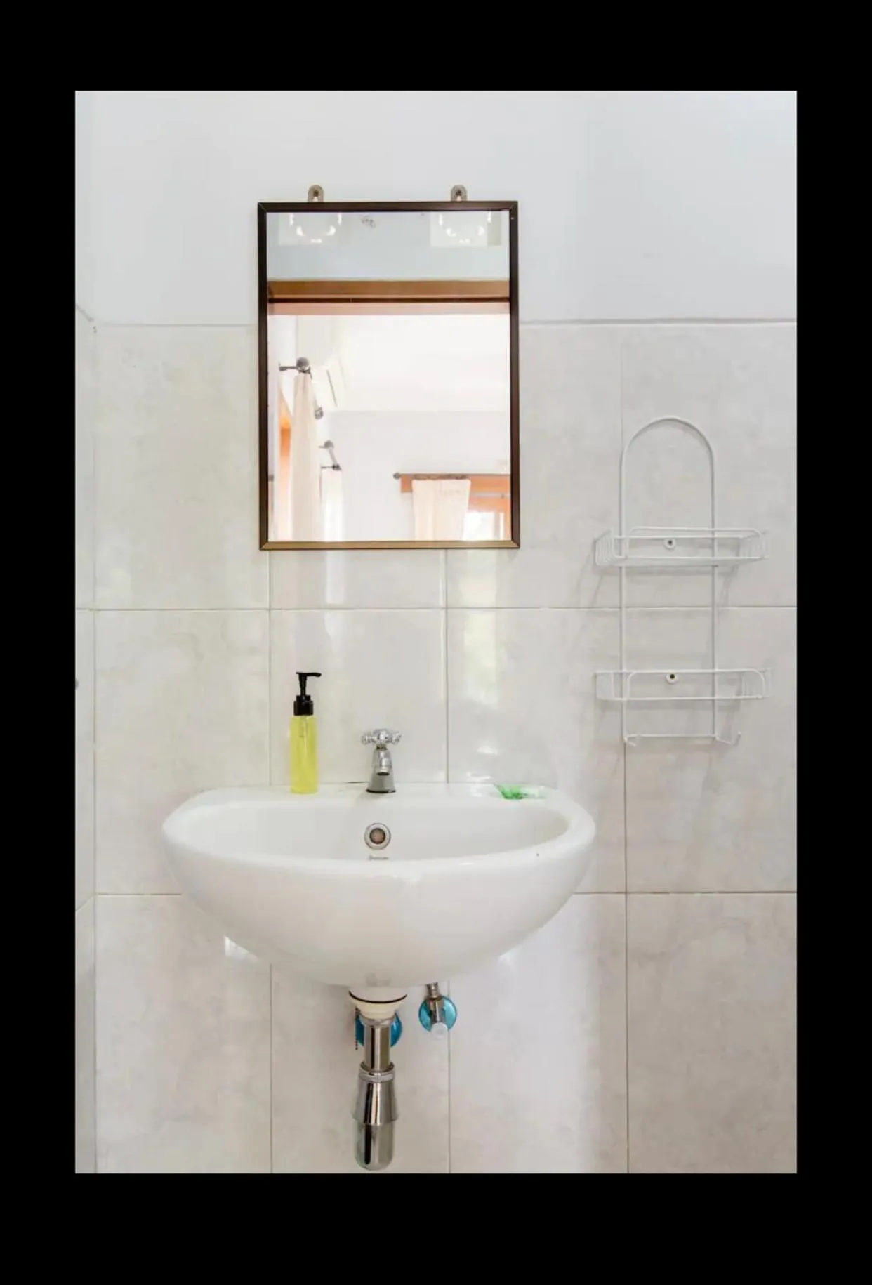 Bathroom in Artja Inn Ubud