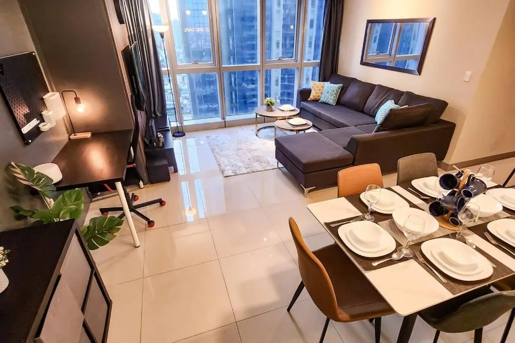 Spacious Executive 3br Apt with PS4 & bathtub in BGC