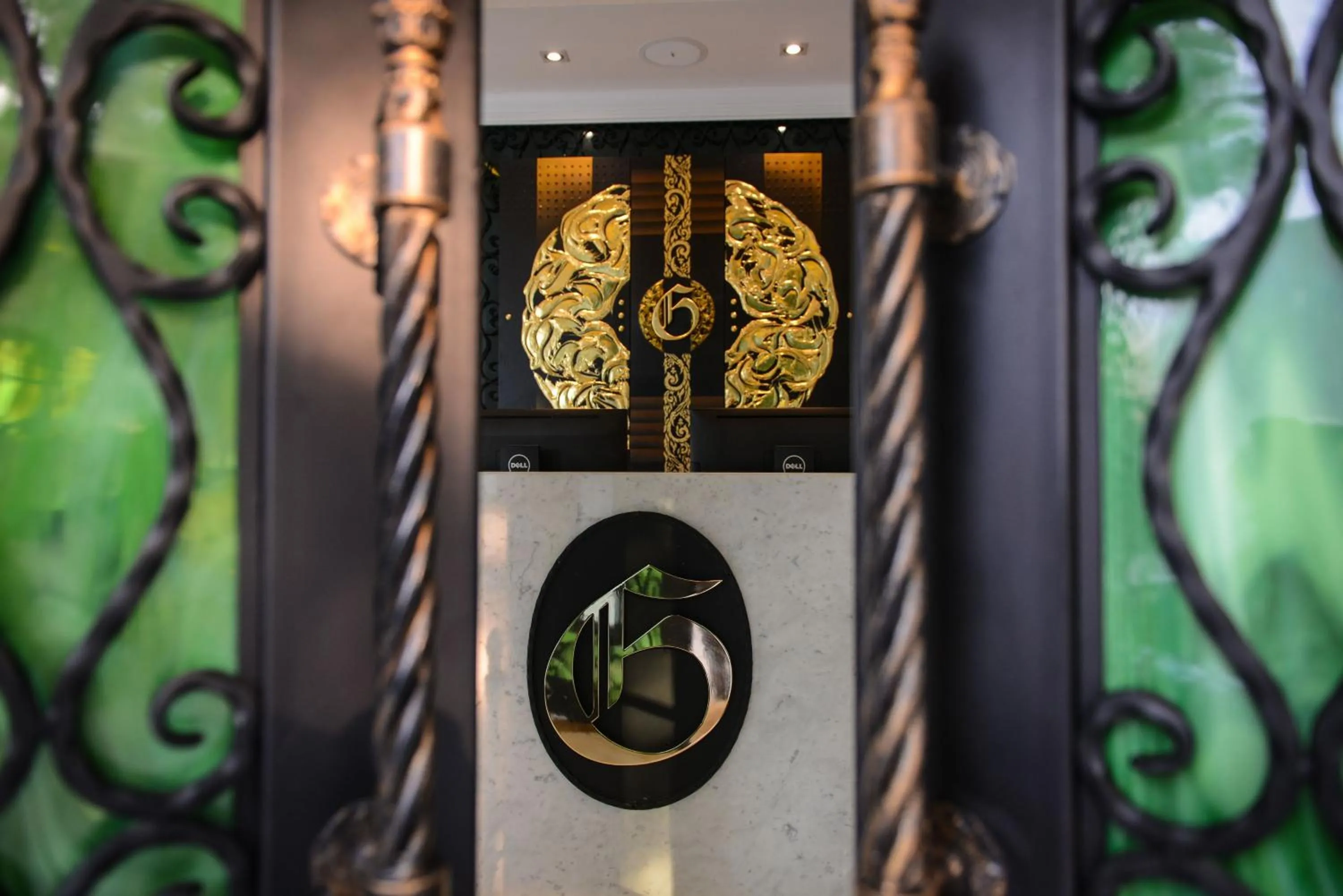 Facade/entrance in Syama Mansion Phromphong