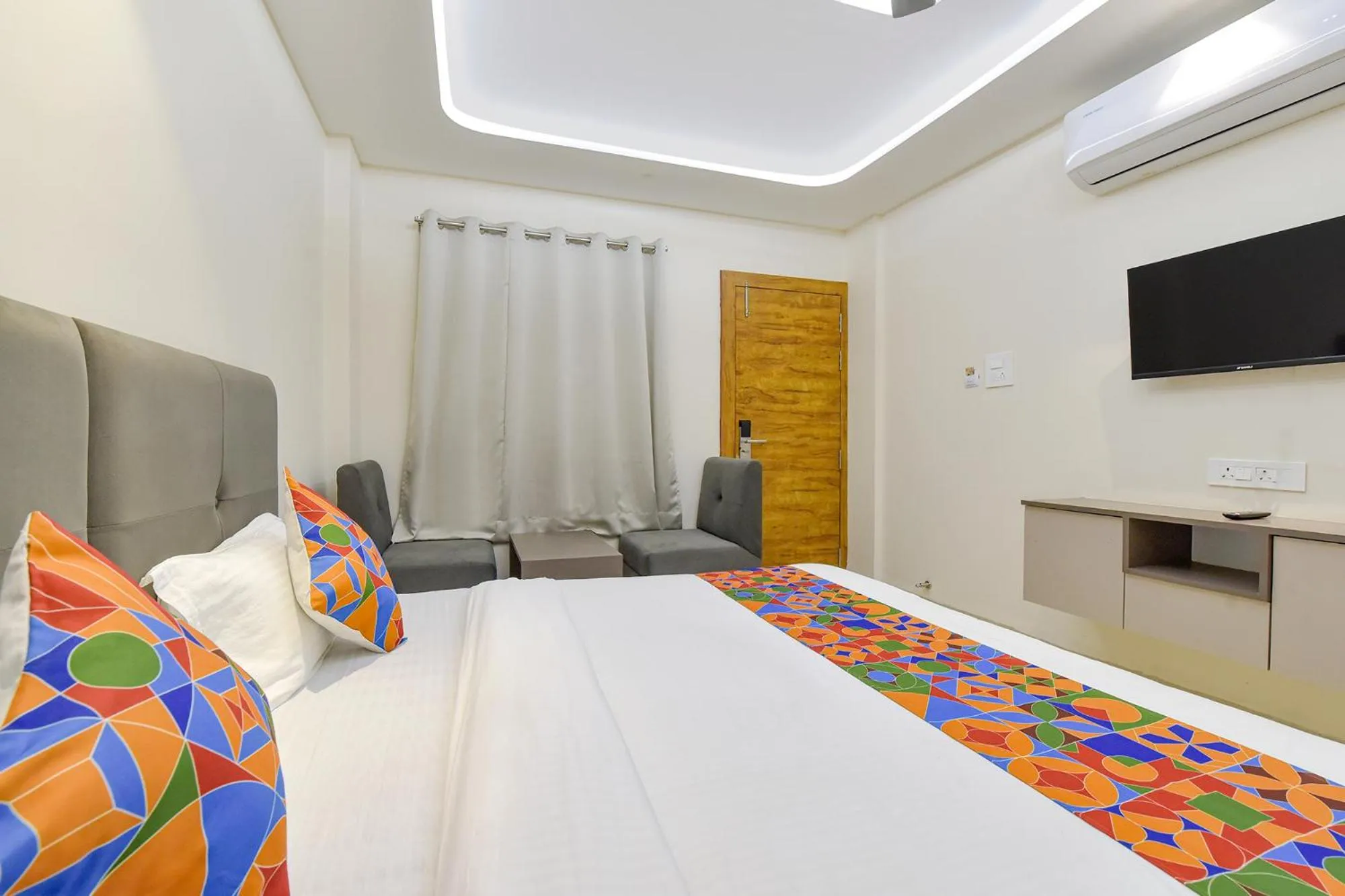 Bed in FabHotel Synergy Stays