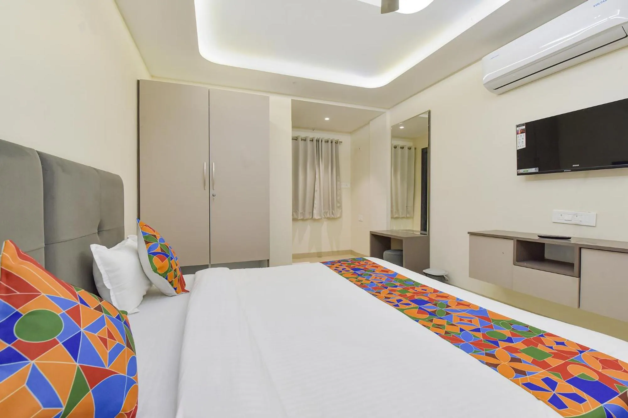 Bed in FabHotel Synergy Stays