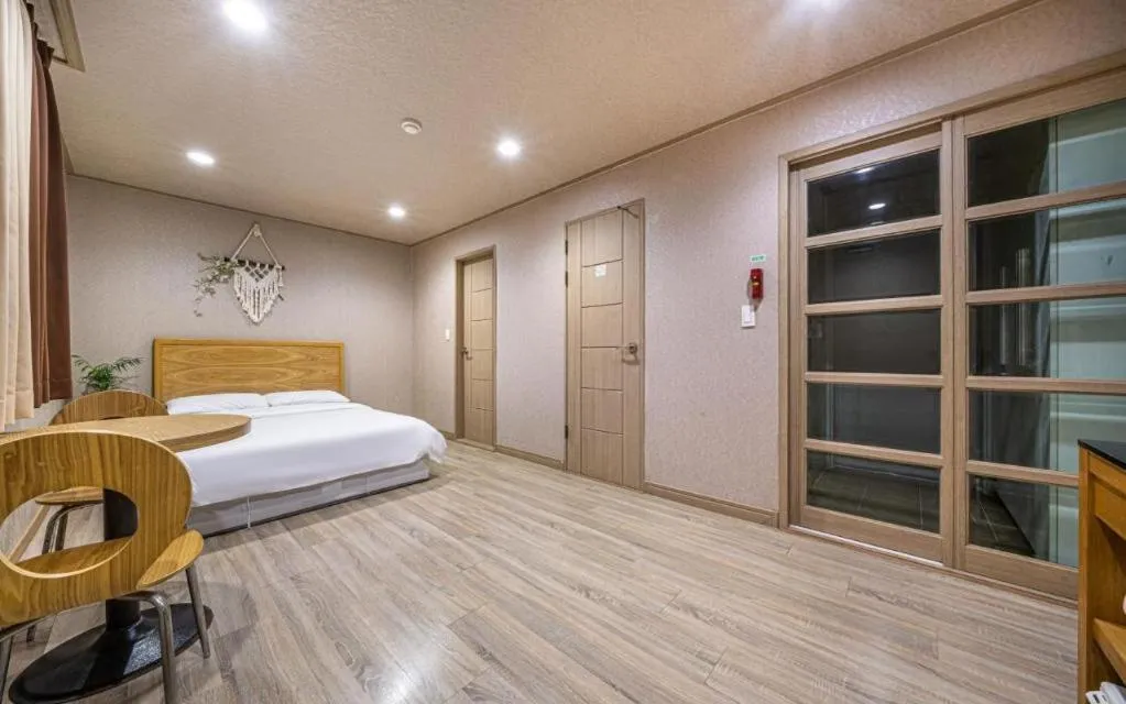 Bed in Seogwipo (Seongsan) Beach Hotel