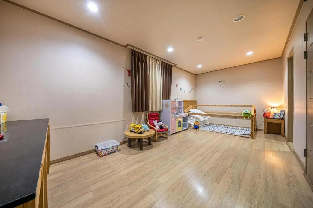 Bed in Seogwipo (Seongsan) Beach Hotel