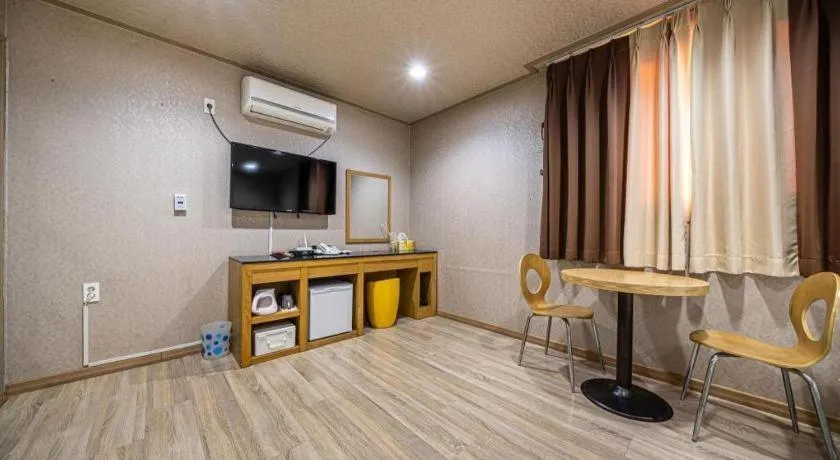 Seogwipo (Seongsan) Beach Hotel