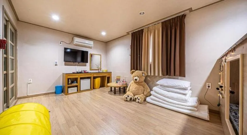 Seogwipo (Seongsan) Beach Hotel