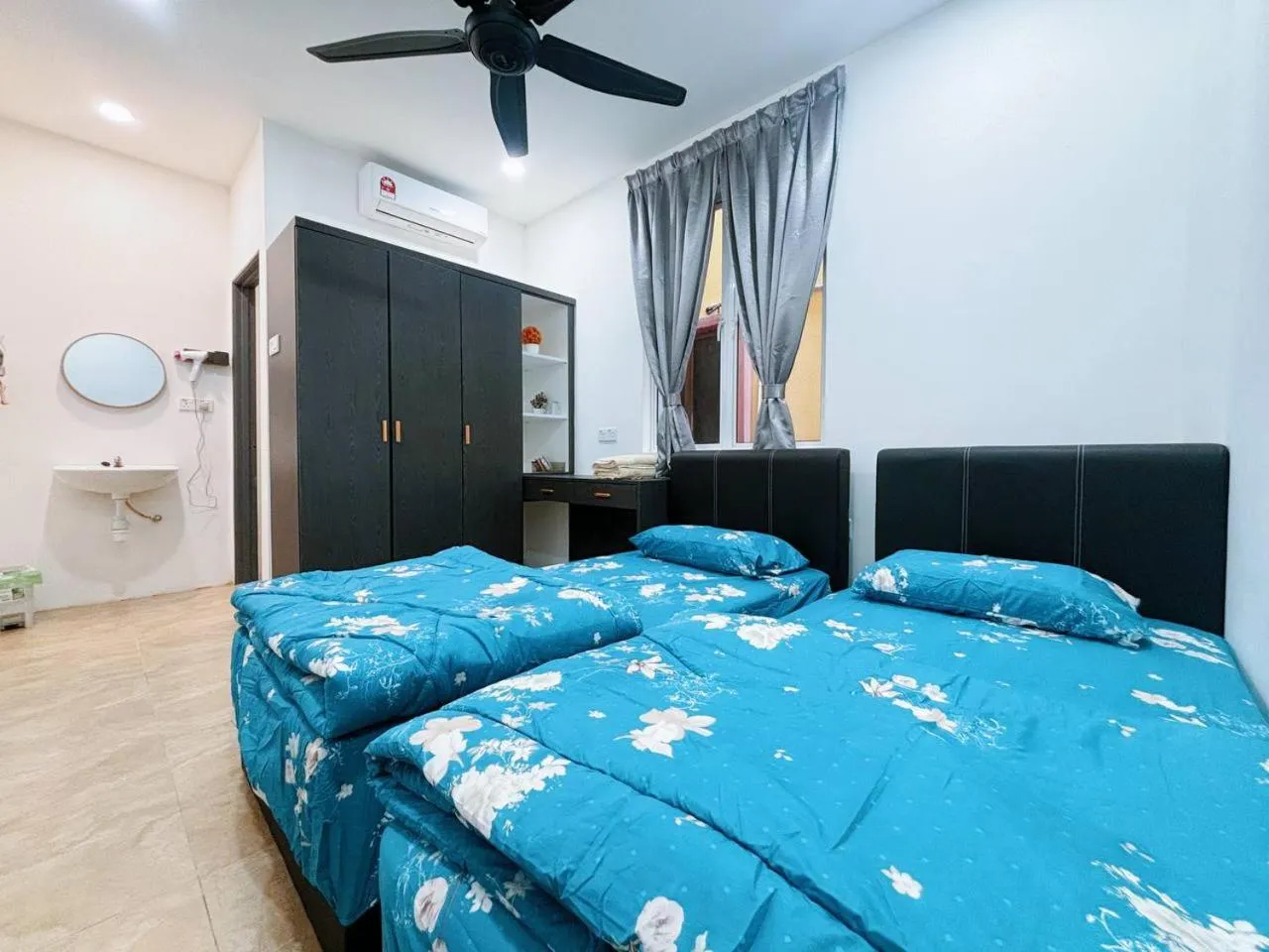 Bedroom, Bed in Trace Cozy Place