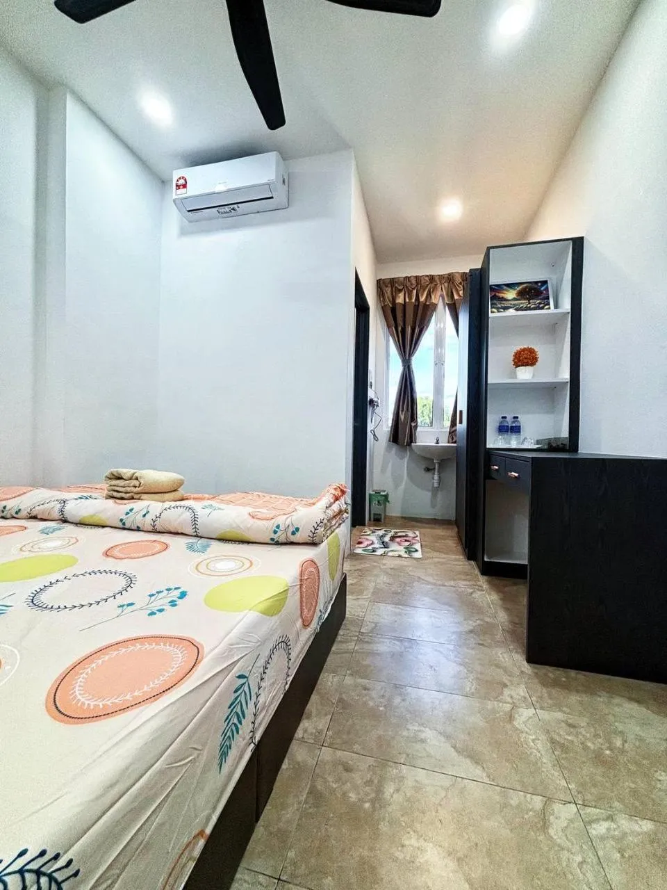 Bedroom, Bed in Trace Cozy Place