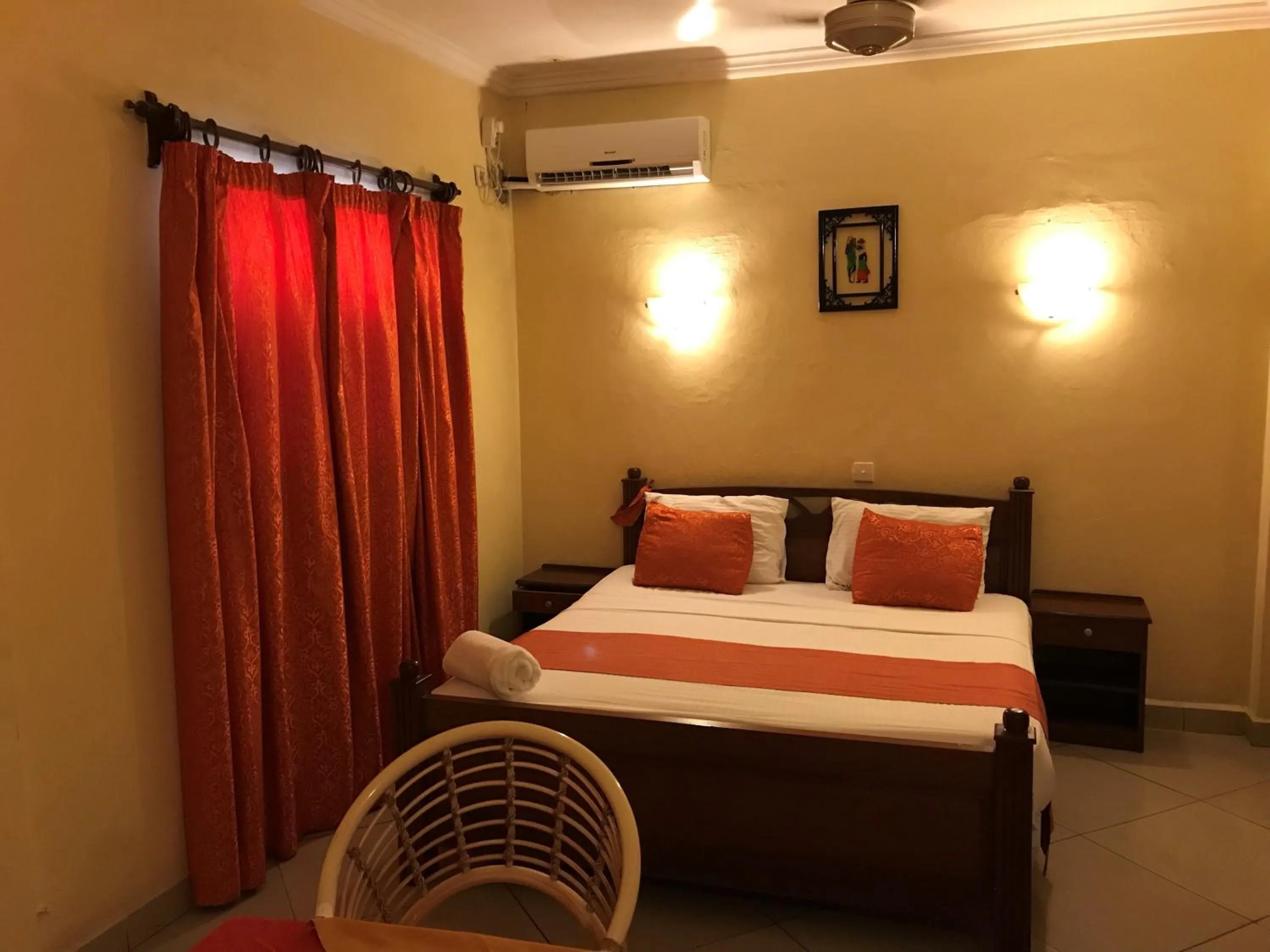 Bedroom, Bed in Regency Park Hotel