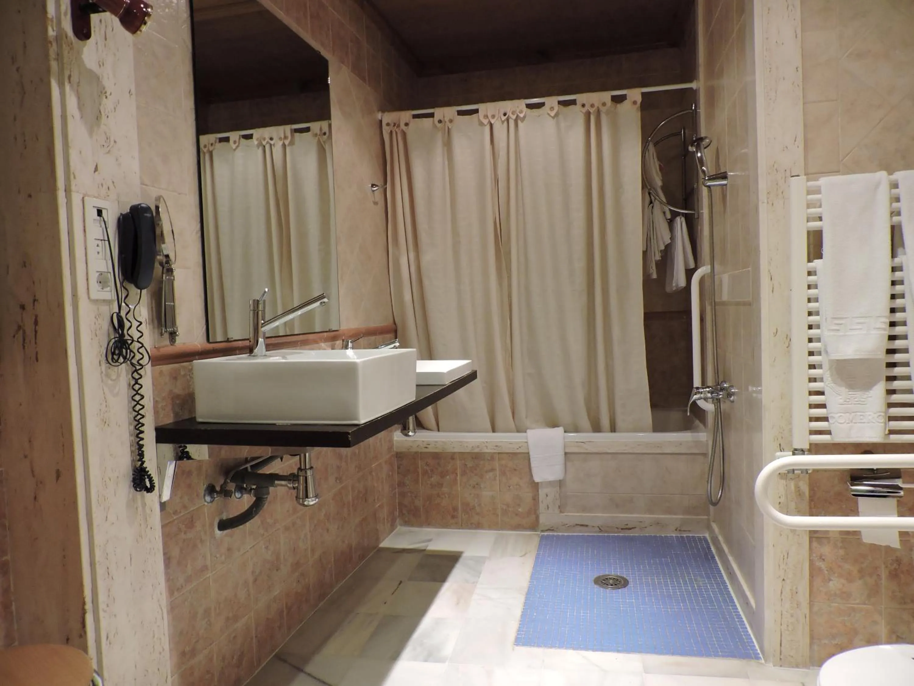 Bathroom in Hotel Palacio de Oñate