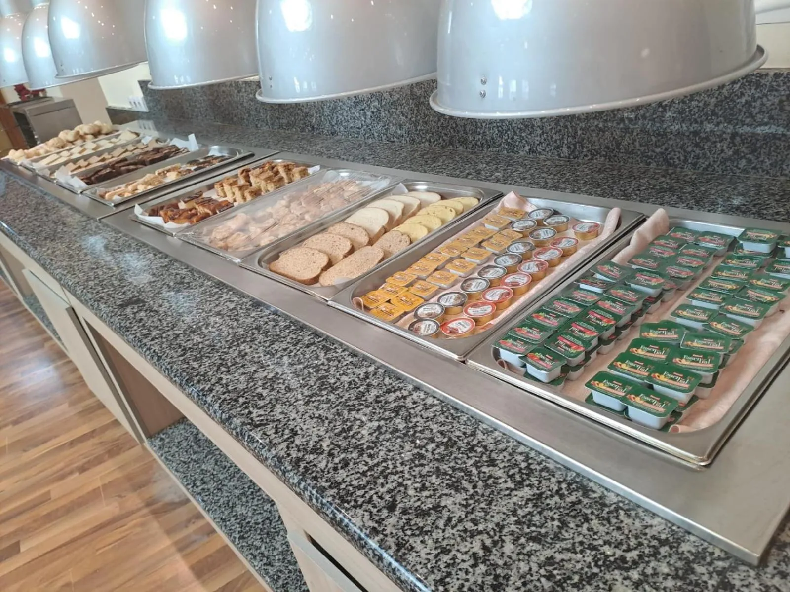 Buffet breakfast in Hotel Palacio de Oñate