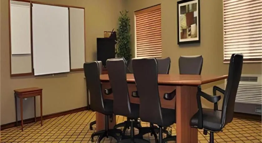 Candlewood Suites Springfield By IHG