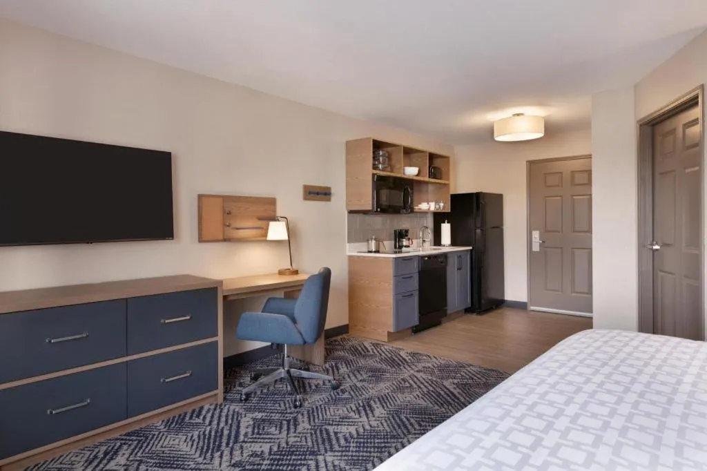 Bed in Candlewood Suites Springfield By IHG