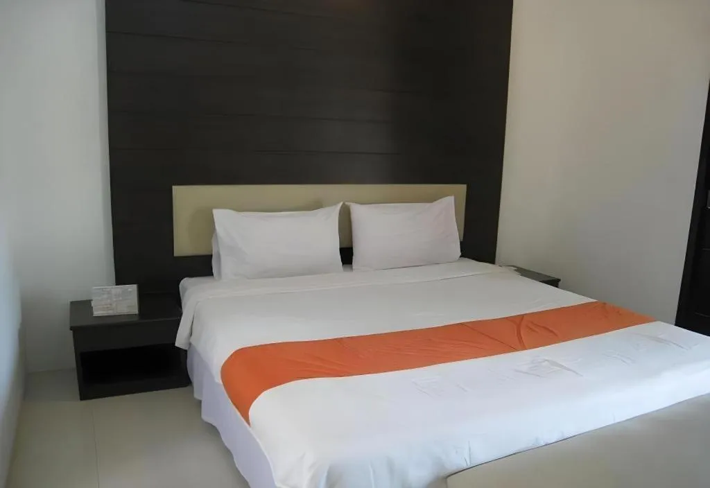 Bed in Cactus Resort & Hotel