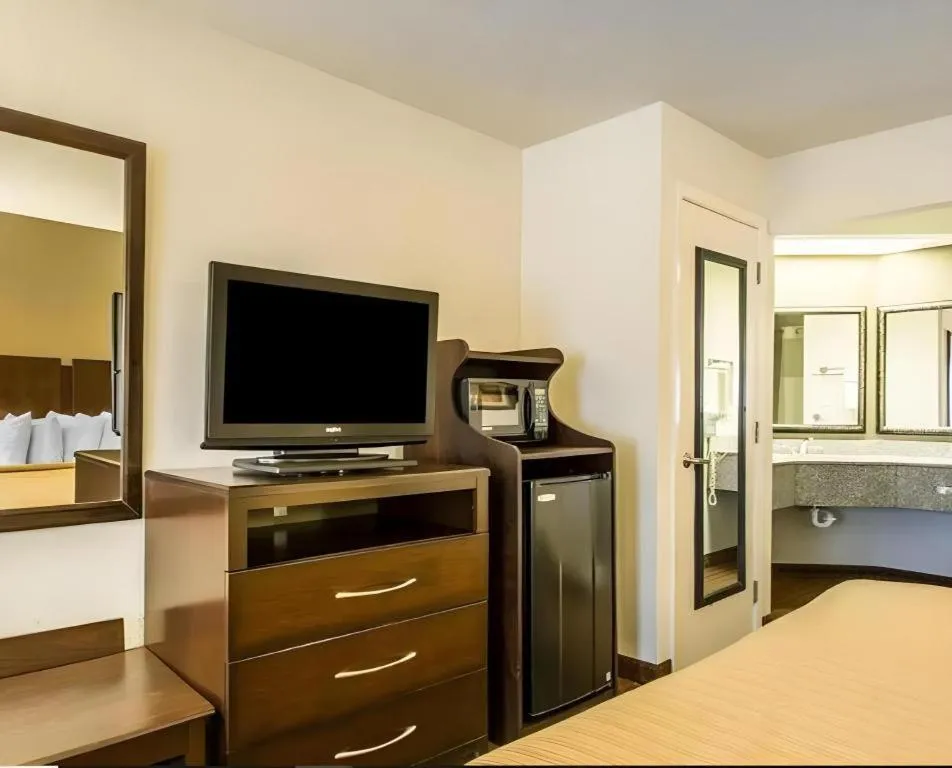 Bed in Quality Inn & Suites near Panama City Beach