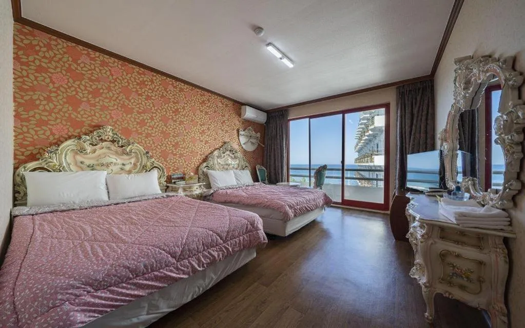 Bed in Gangneung Gyeongpodae Gangneung Motel