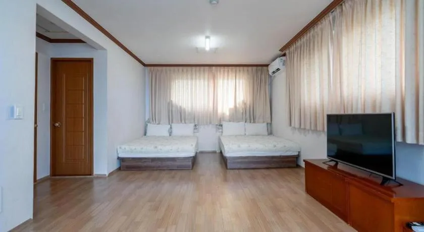 Bed in Gangneung Gyeongpodae Gangneung Motel