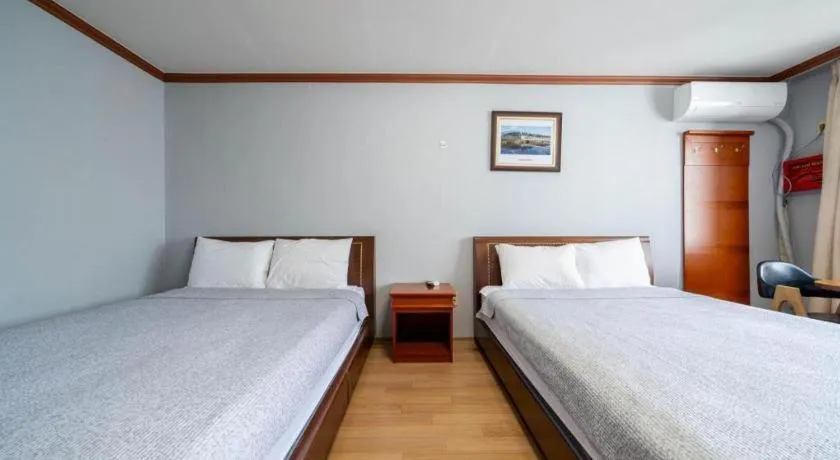 Bed in Gangneung Gyeongpodae Gangneung Motel