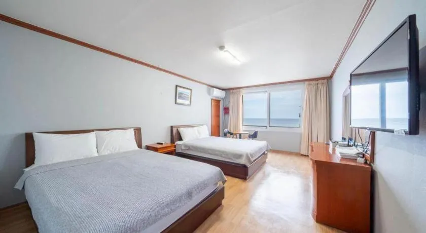 Bed in Gangneung Gyeongpodae Gangneung Motel