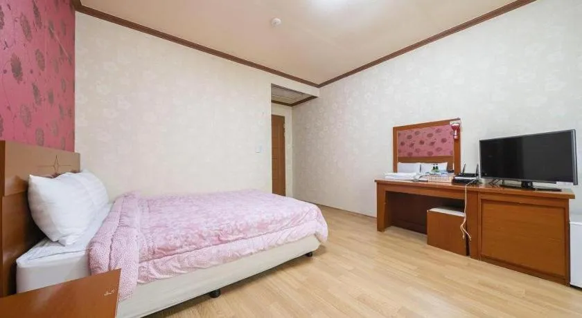 Bed in Gangneung Gyeongpodae Gangneung Motel
