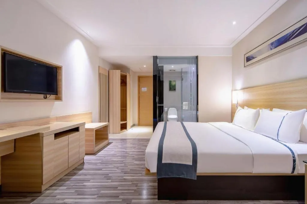 Bed in City Comfort Inn Beihai RT-Mart High Speed Railway Station