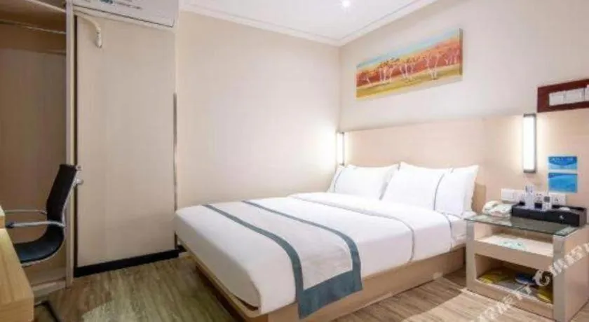 Bed in City Comfort Inn Beihai RT-Mart High Speed Railway Station