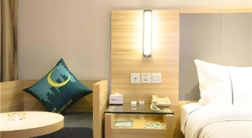 Bed in City Comfort Inn Beihai RT-Mart High Speed Railway Station