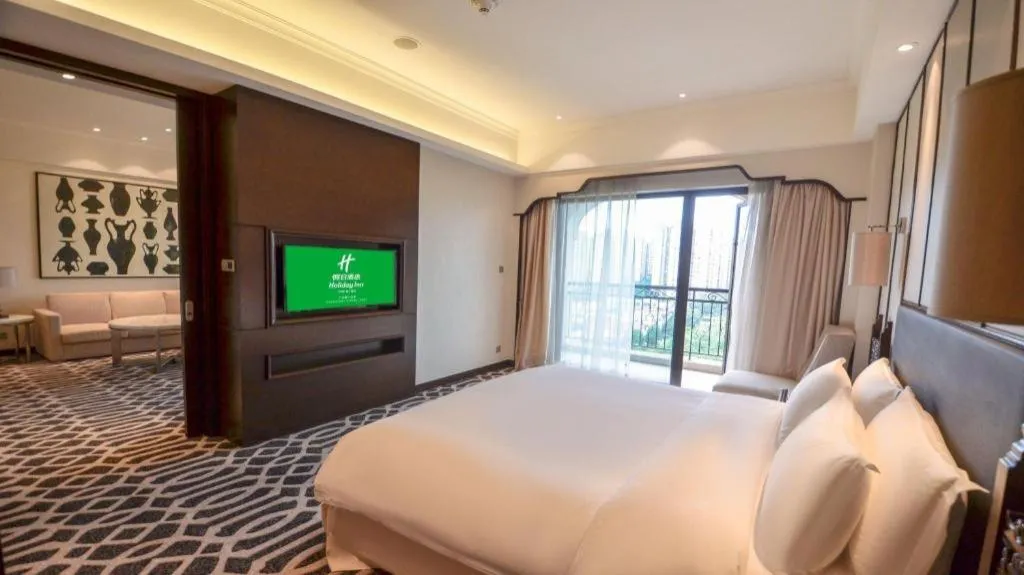 Bed in Holiday Inn Guangzhou Airport Zone By IHG