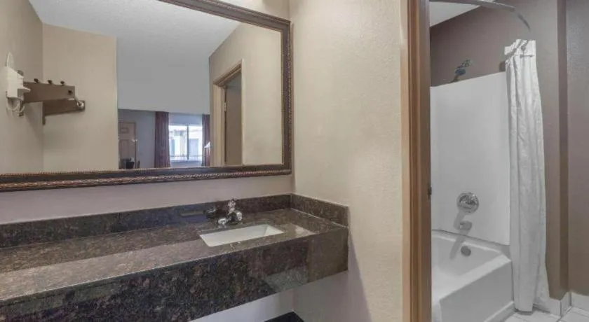 Knights Inn - Forest Hill, TX