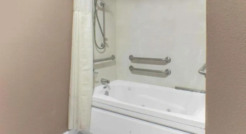 Knights Inn - Forest Hill, TX