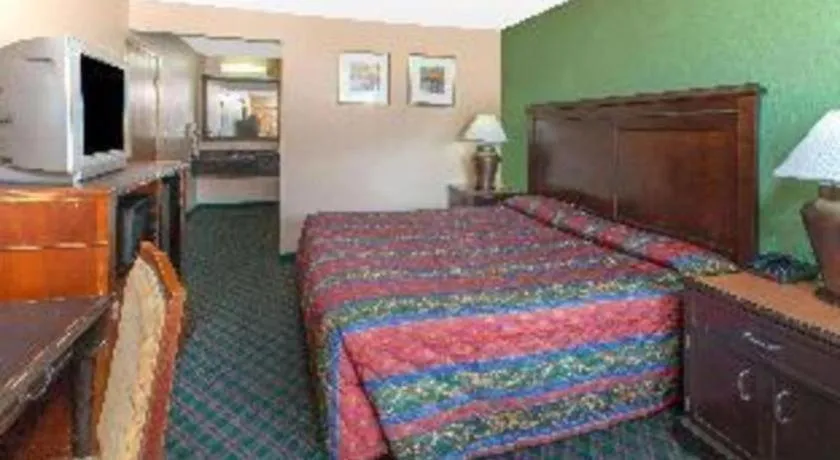 Bed in Knights Inn - Forest Hill, TX