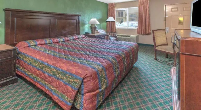 Bed in Knights Inn - Forest Hill, TX