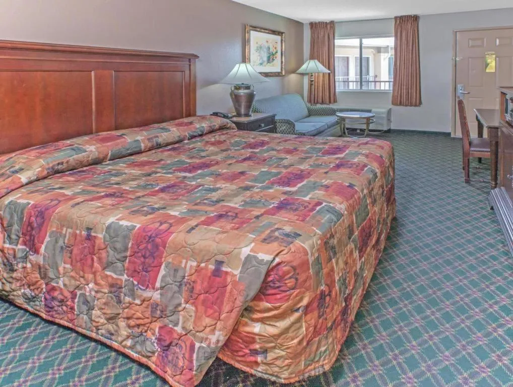 Bed in Knights Inn - Forest Hill, TX