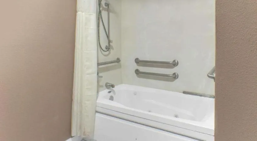 Knights Inn - Forest Hill, TX