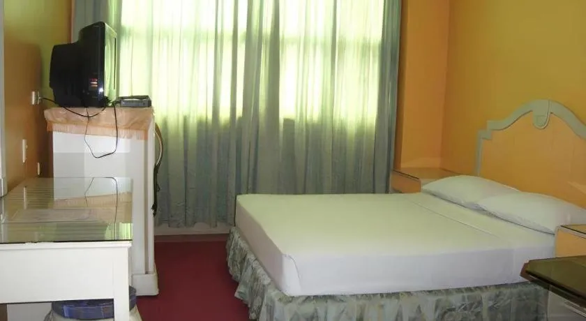 Bed in Cebu Northwinds Hotel