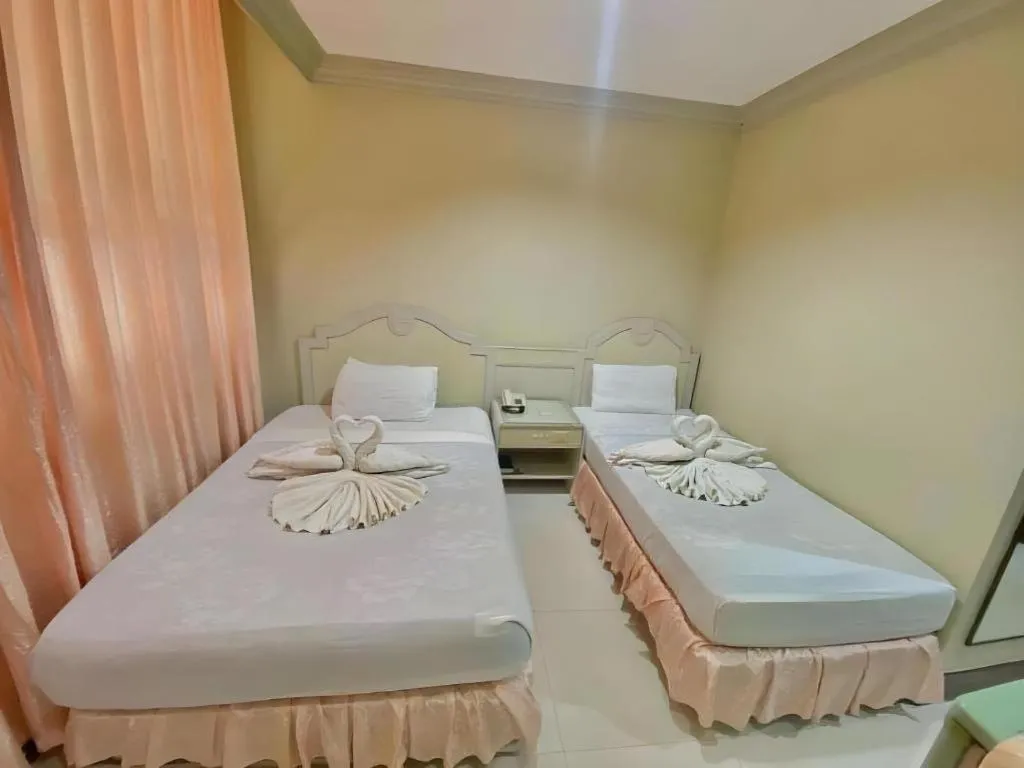 Bed in Cebu Northwinds Hotel