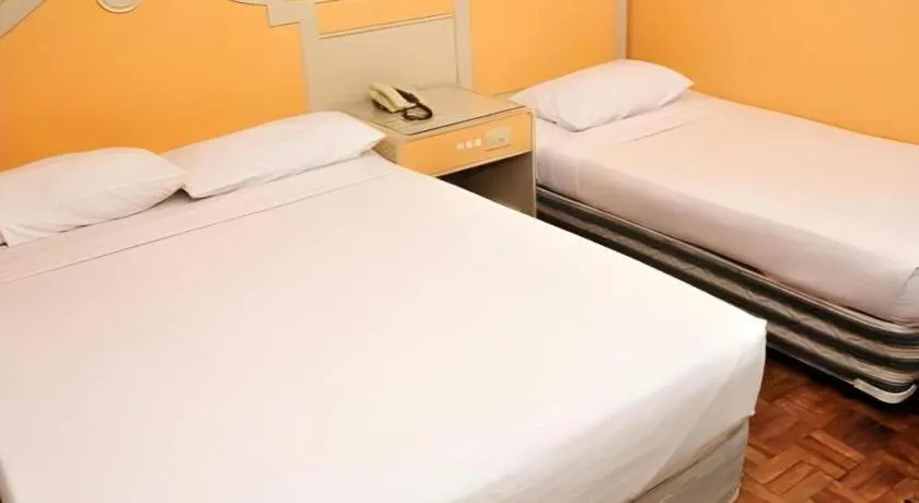 Bed in Cebu Northwinds Hotel