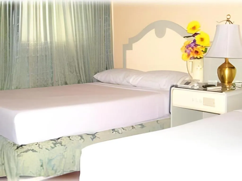 Bed in Cebu Northwinds Hotel