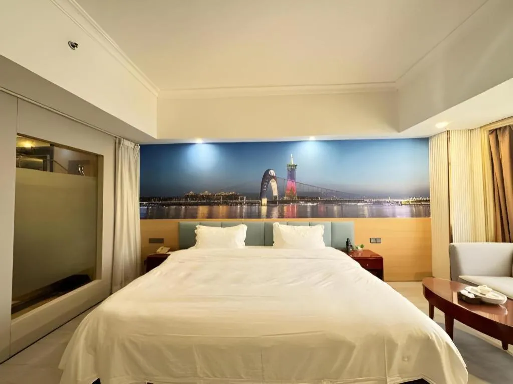 Bed in Shenzhen Bao Yue Hotel