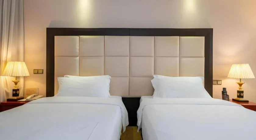 Bed in Shenzhen Bao Yue Hotel