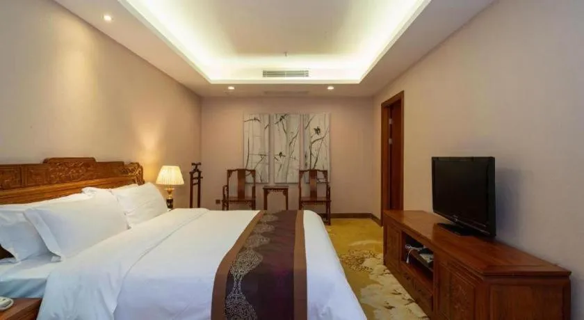 Bed in Shenzhen Bao Yue Hotel