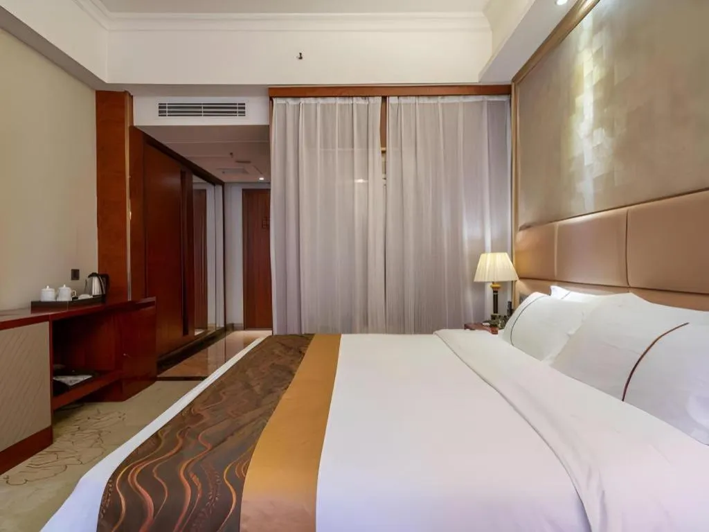 Bed in Shenzhen Bao Yue Hotel