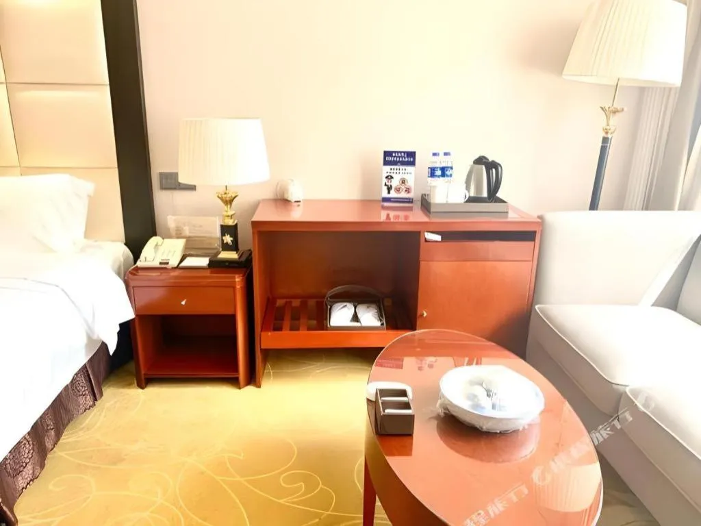 Bed in Shenzhen Bao Yue Hotel