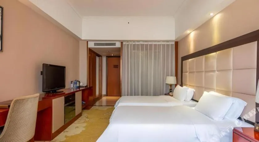 Bed in Shenzhen Bao Yue Hotel