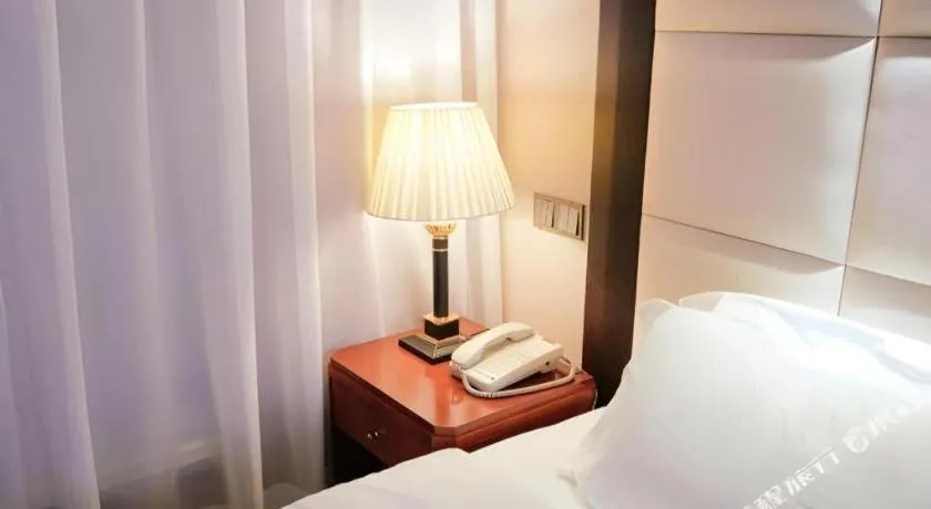 Bed in Shenzhen Bao Yue Hotel