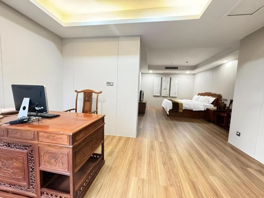 Bed in Shenzhen Bao Yue Hotel