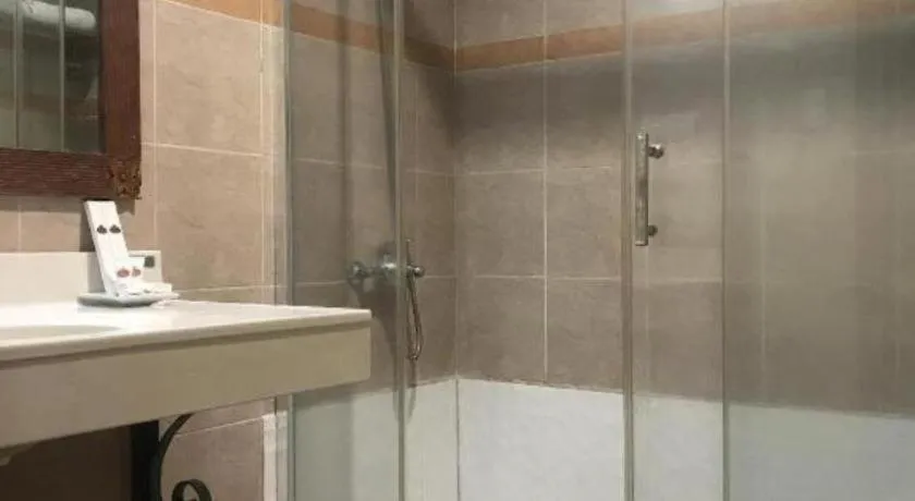 Queen Margarette Hotel