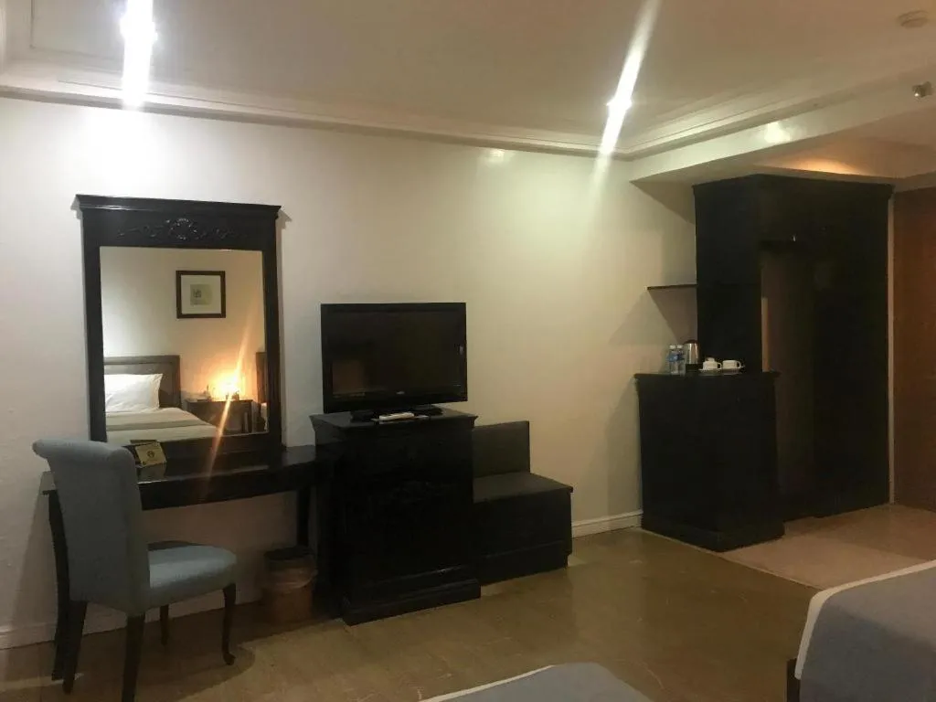 Queen Margarette Hotel